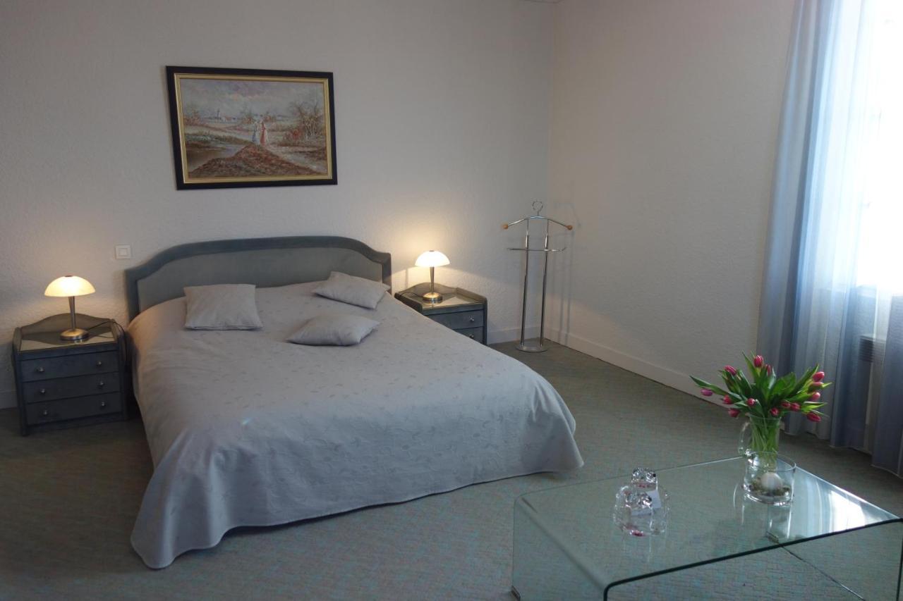 Le Platane Bed and Breakfast Lafrançaise Exteriör bild